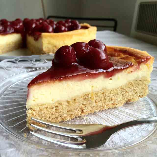 Proper Lemony New York Cheesecake