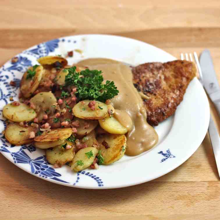 Schnitzel with Bratkartoffeln