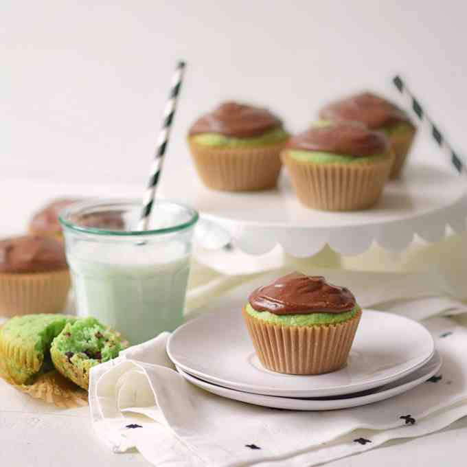 Mint Chocolate Chip Cupcakes 