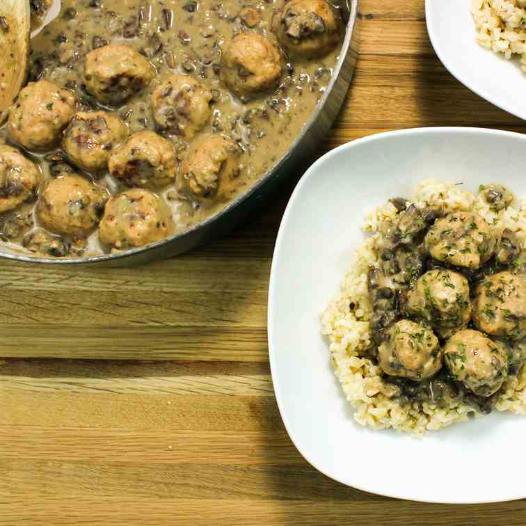 Turkey Meatballs in Creamy Mushroom Gravy