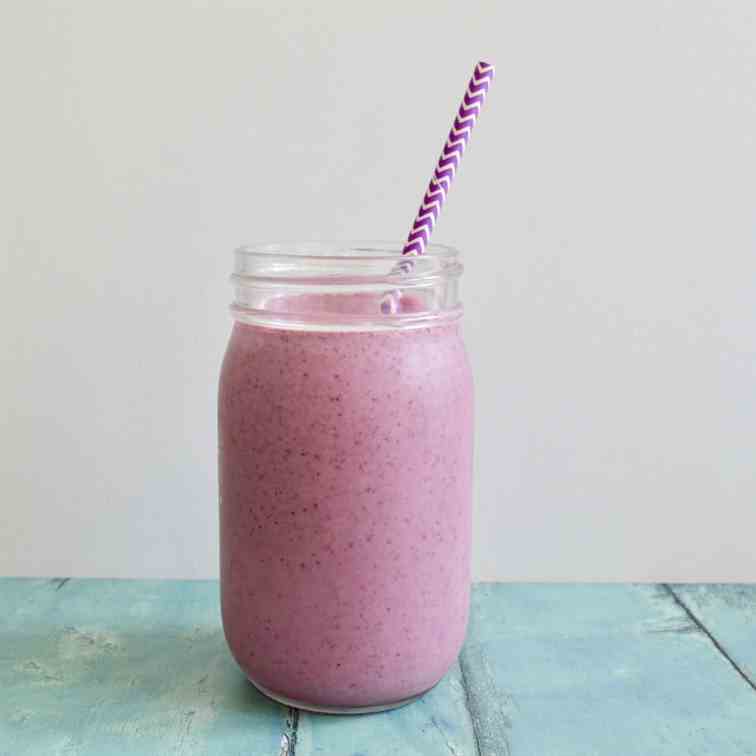 Blueberry and Pineapple Smoothie