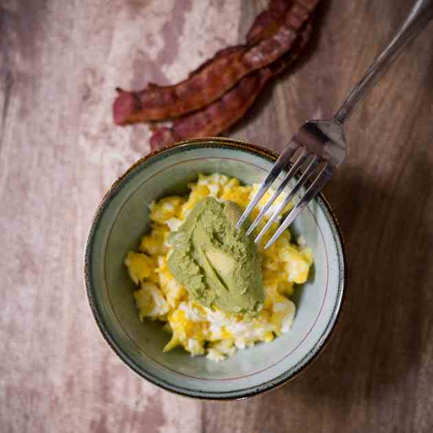 Guacamole Topped Scrambled Eggs 