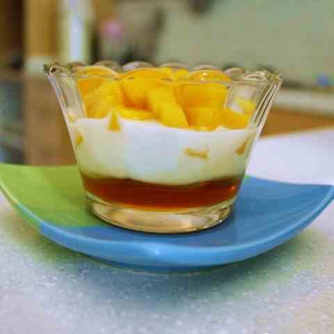 Mango with Honey and yogurt