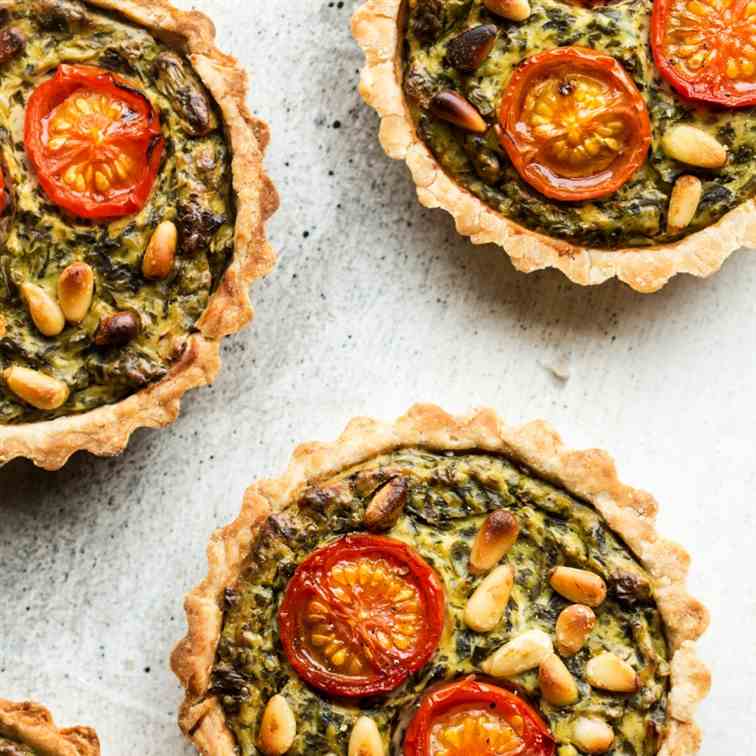 Vegan quiche tarts with wild garlic