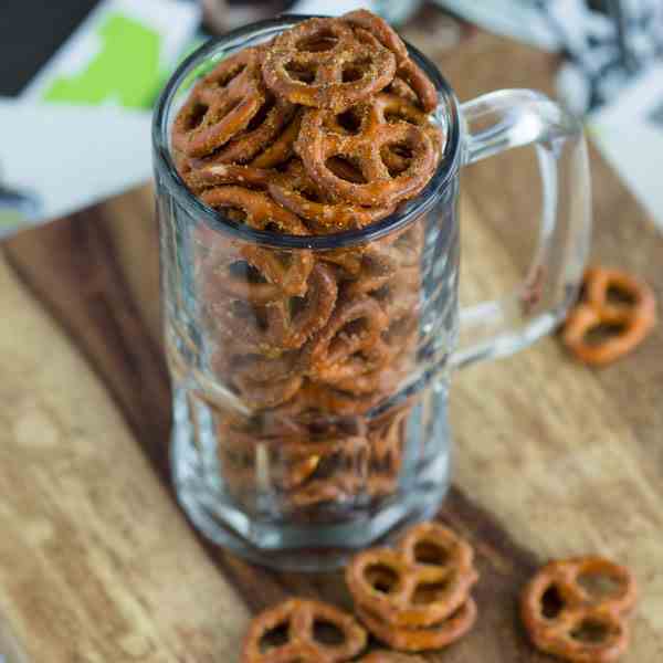 spicy macadamia pretzels