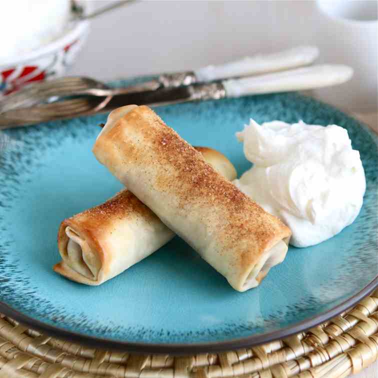 Baked Apple Pie Egg Rolls