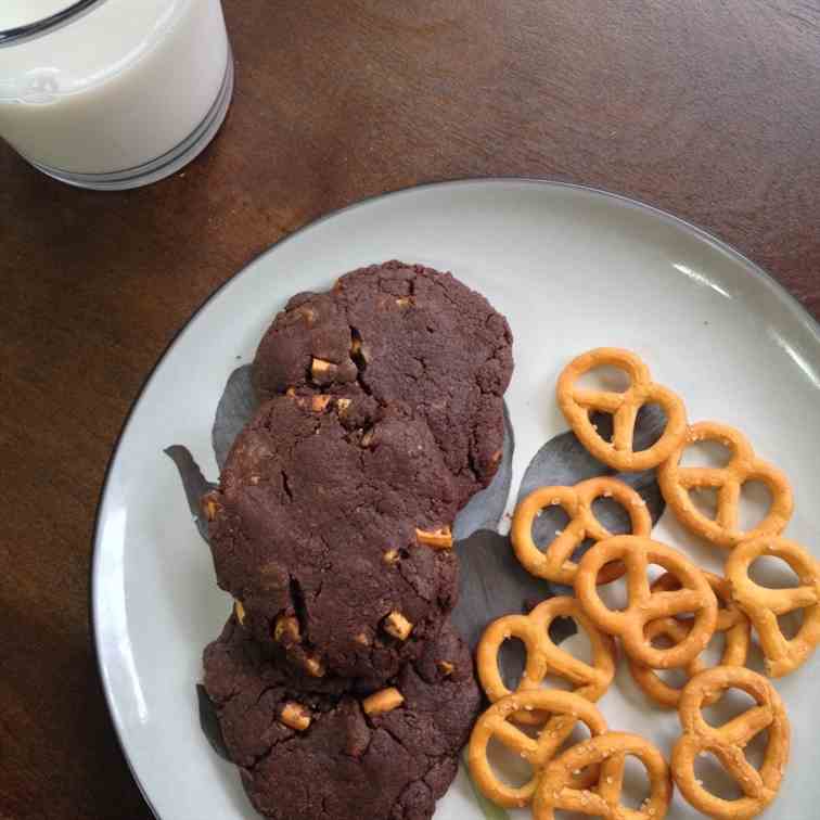 Chocolate Peanut Butter Pretzel Cookies