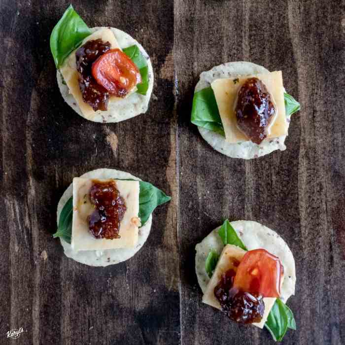 Cheddar Fig Honey Bites