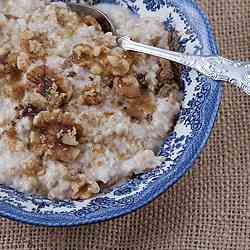 Cardamom Walnut Oatmeal