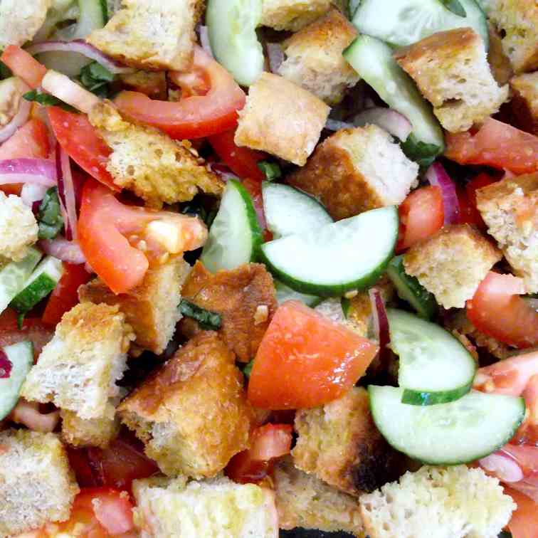 Panzanella (Tuscan Bread Salad)