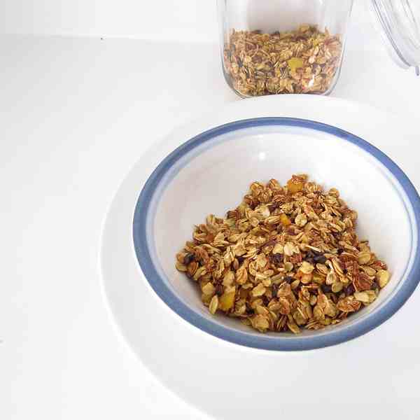 Heirloom Navel and Cacao Nib Granola