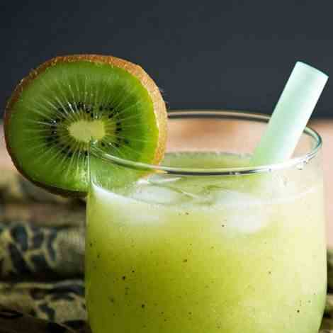 Fresh Kiwi juice
