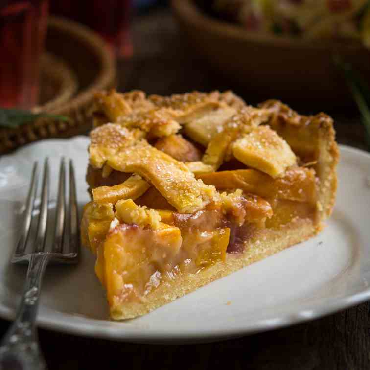 Salted caramel peach pie