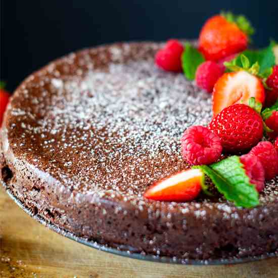 Decadent Flourless Chocolate Cake