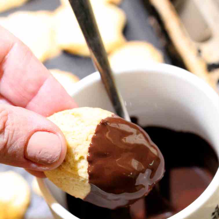 Vanilla Cookies with Chocolate