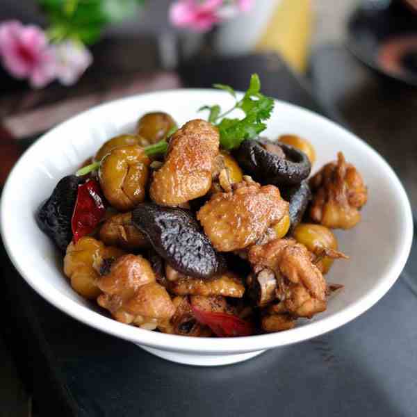 Stewed Chicken with Black Mushrooms