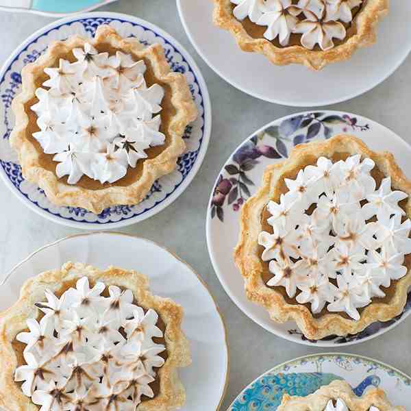 Mini Toasted Marshmallow Pumpkin Pies