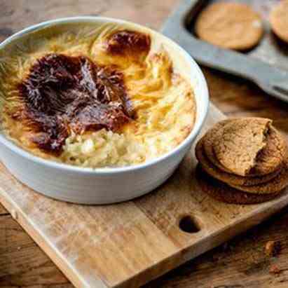 Rice pudding with ginger snaps