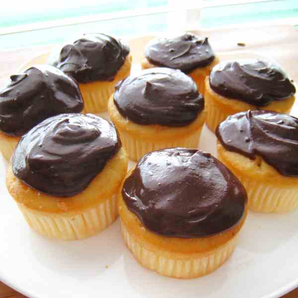 Boston Cream Pie Cupcakes