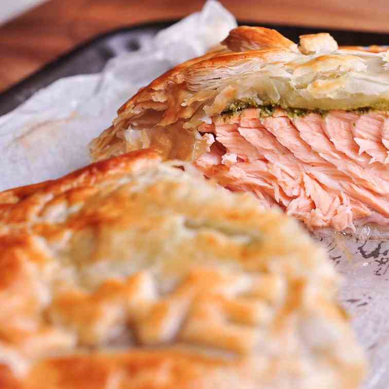 Pesto Salmon En Croute