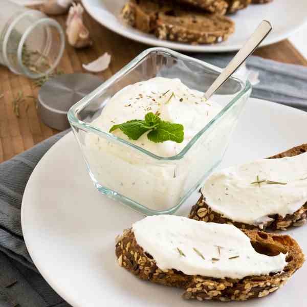 Easy 1-Minute Feta Cheese Dip