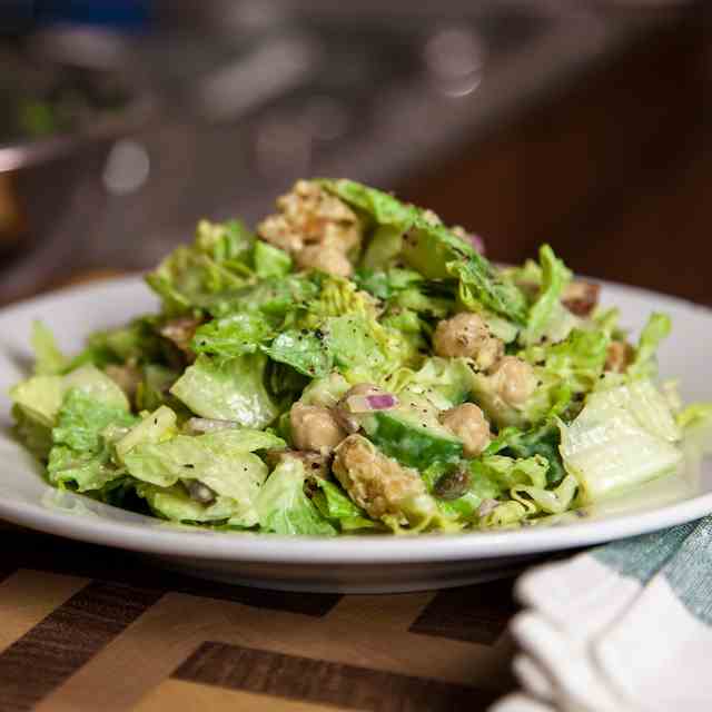 Vegan Caesar Salad with Garlic Croutons