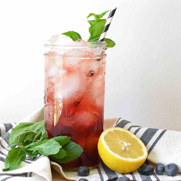 Blueberry Mint Fizz Cocktail