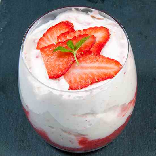 Fluffy and Creamy Strawberry Mousse