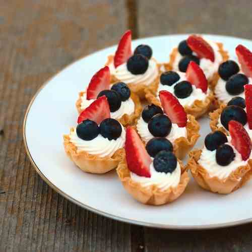 Vanilla Cream Cheese in Pastry Shells