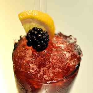 Raspberry Fizz Cocktail
