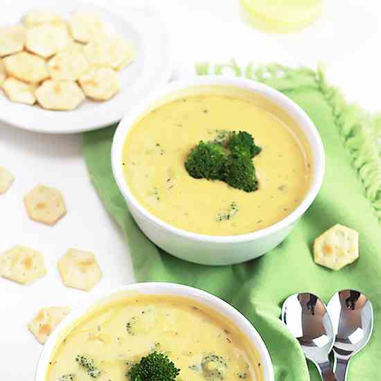 Un-Cheesy Potato Broccoli Soup