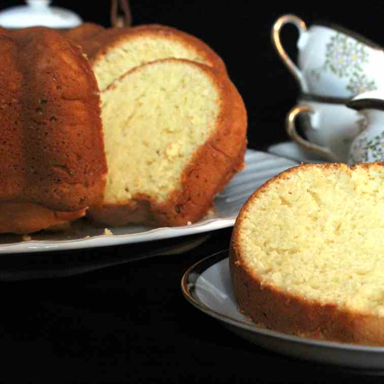 Whipping Cream Cake with Lemon