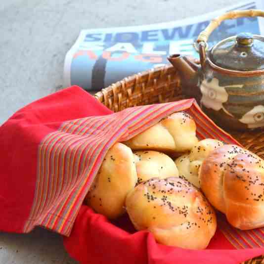 Bread knots