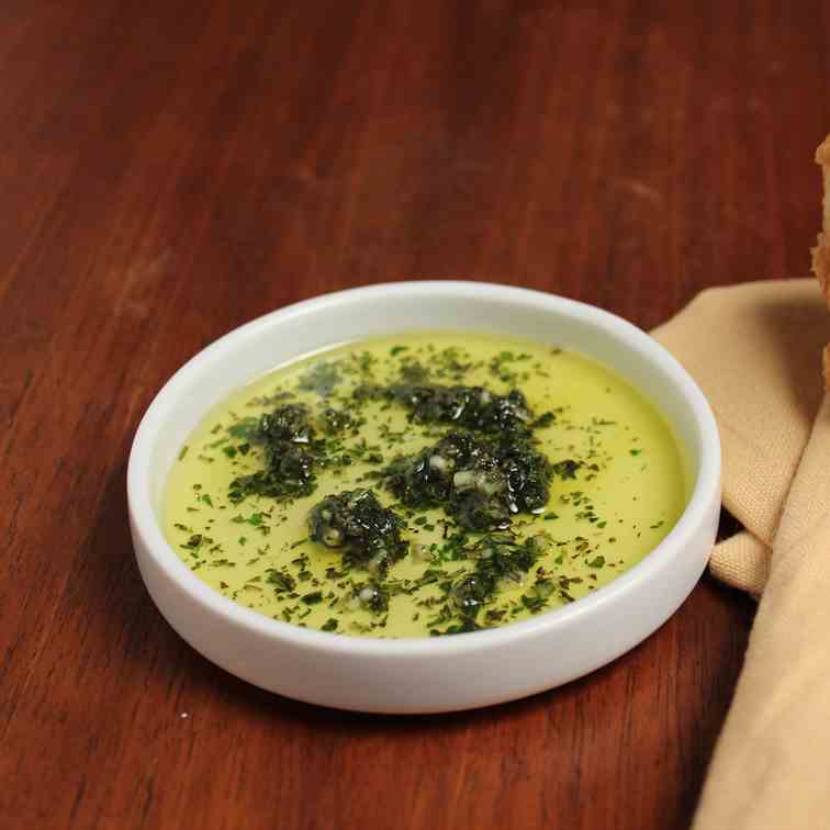Fresh Garlic and Herb Dipping Oil