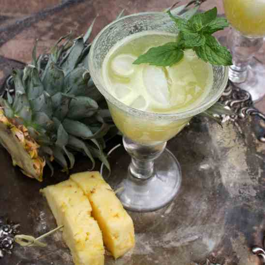Pineapple Cooler (Agua de Pina)