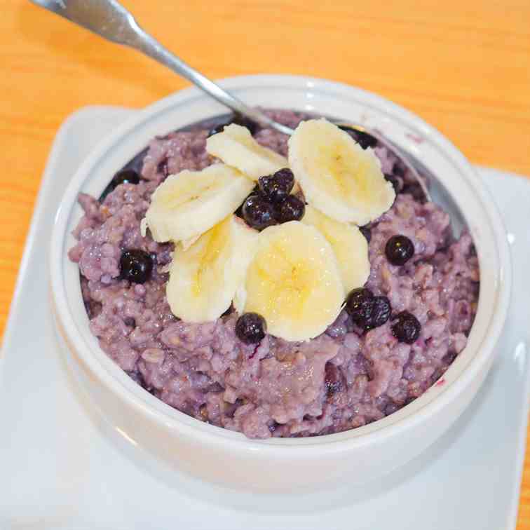 Steel Cut Oats with Mixed Berries