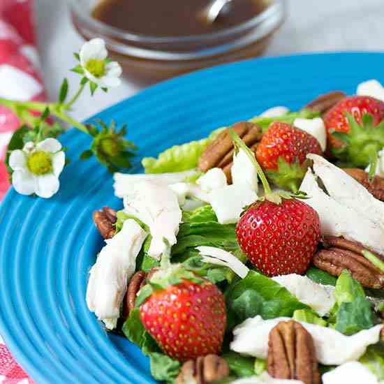 Strawberry Chicken Pecan Salad