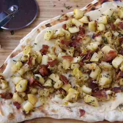 Grilled Flatbread with Apples and Bacon