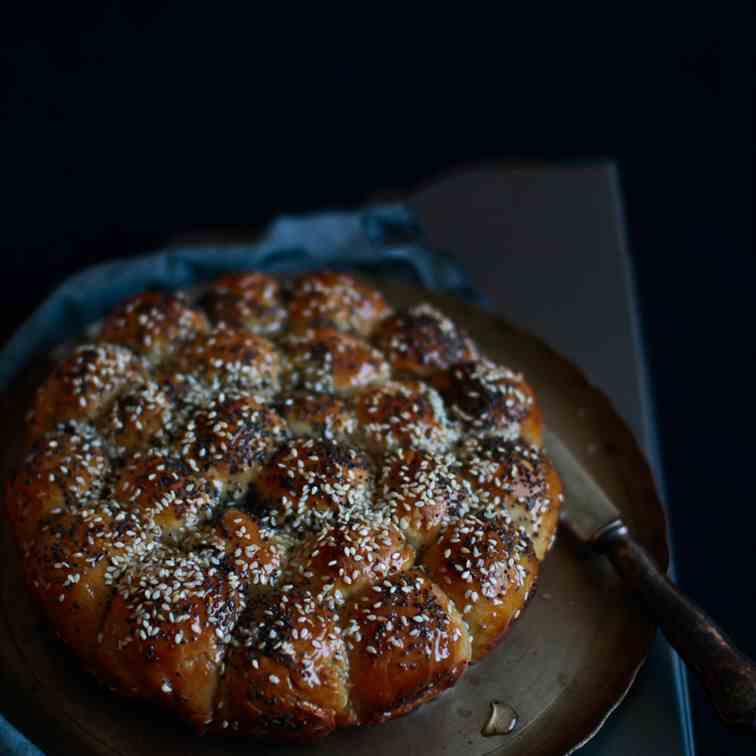 Khaliat Nahal Honeycomb Bread
