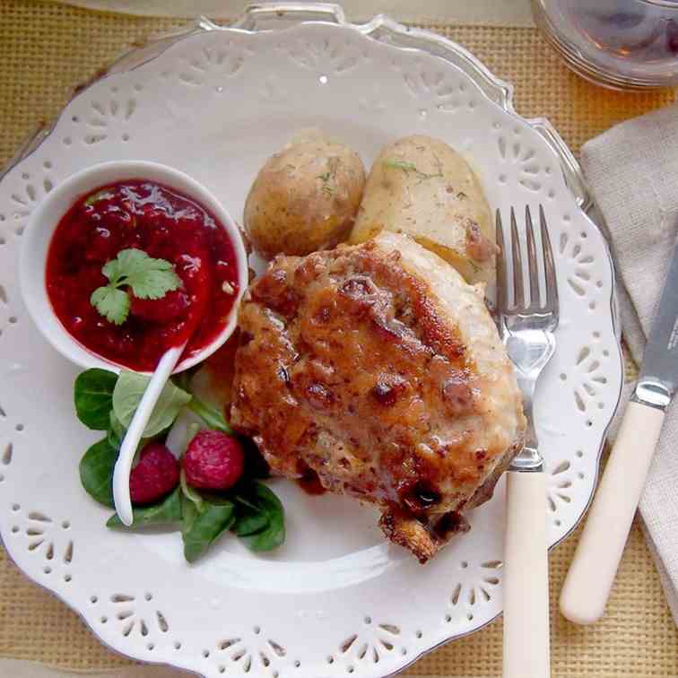 Pork chops with raspberry sauce