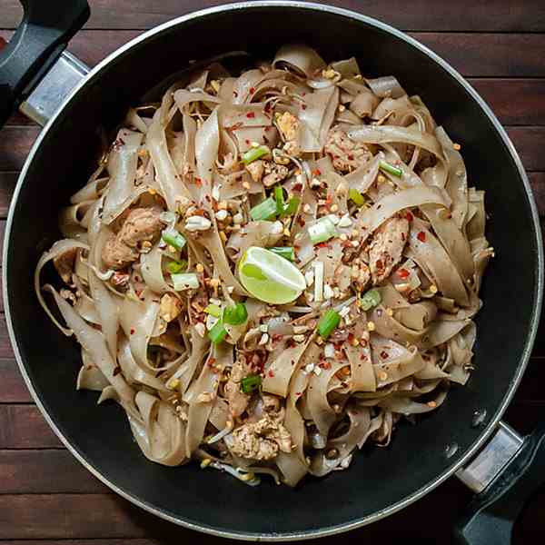 Chicken Pad Thai noodles