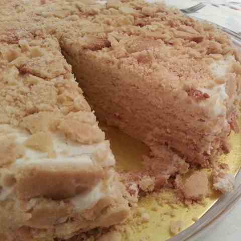 Honey layered cake with vanilla creme