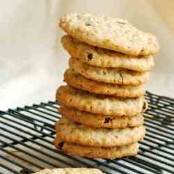 Chewy Oatmeal Raisin Cookies