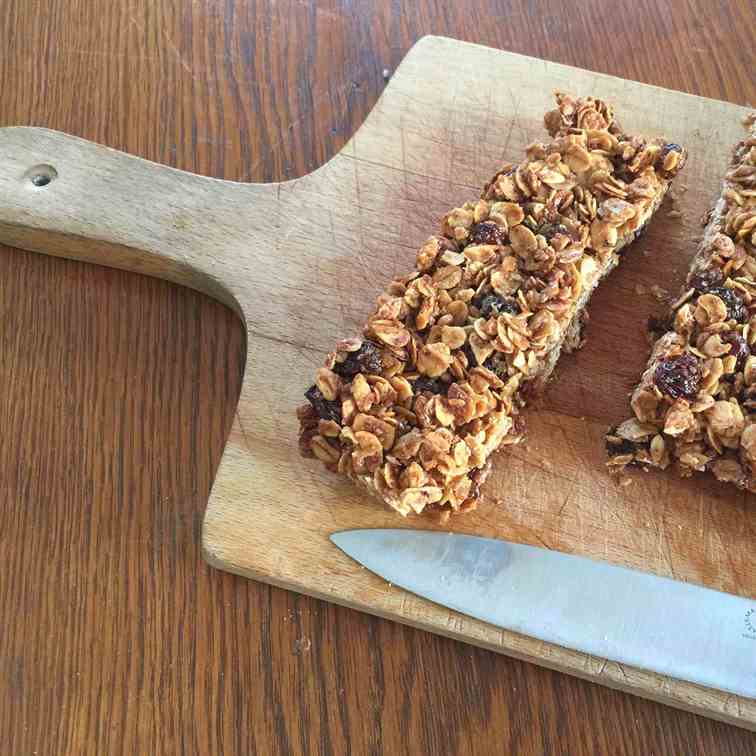 Cinnamon Raisin Granola Bars