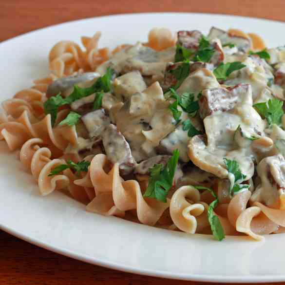 Creamy Mushroom Tofu Stroganoff