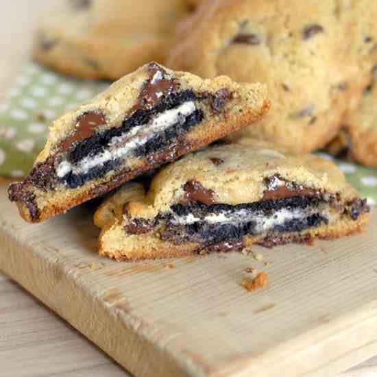 Oreo Stuffed Chocolate Chip Cookies