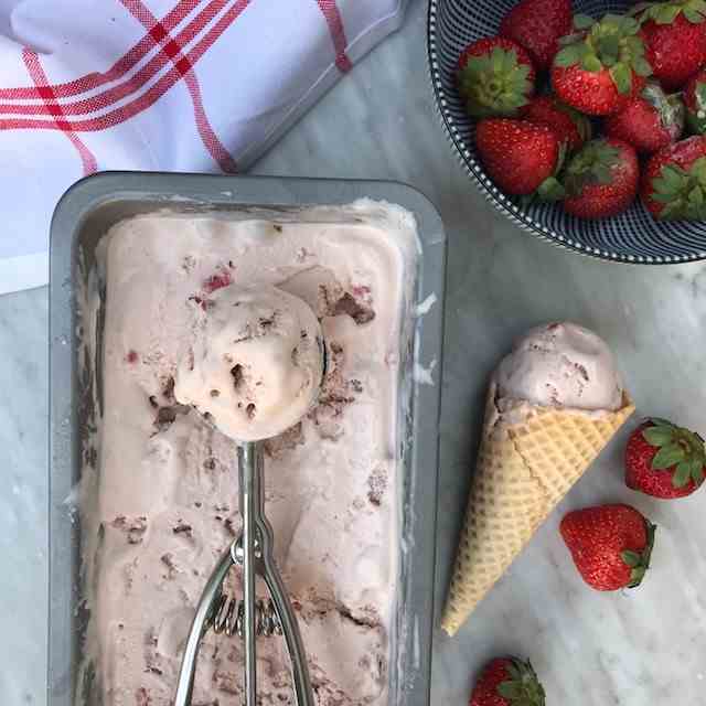 Strawberry Balsamic Ice Cream