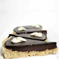 Chocolate cornstarch pudding tart