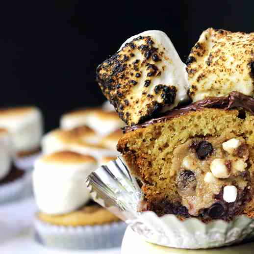 S'mores Cookie Dough Cupcakes