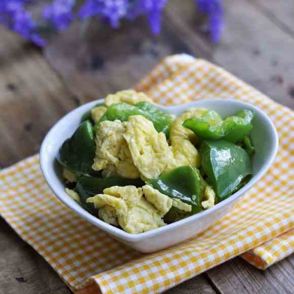 Scrambled Eggs with Bell Pepper